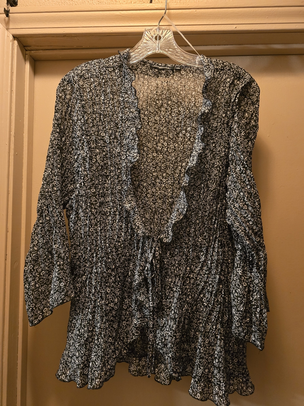  Notations 2X Black and White Sheer Floral Cardigan Ruffle Tie Front